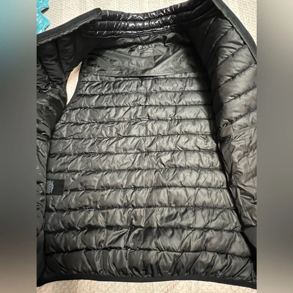 GUESS Men's - Picture 10 of 11